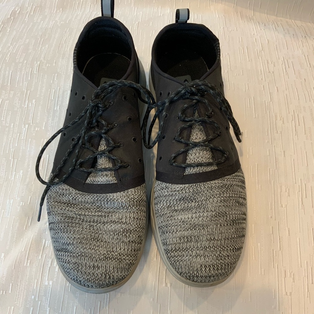 Under Armor Charged 257 Sneakers